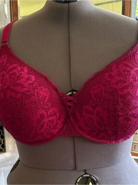 Torrid underwire burgundy bra lace overlay padded wide band adjustable 40DDD new
